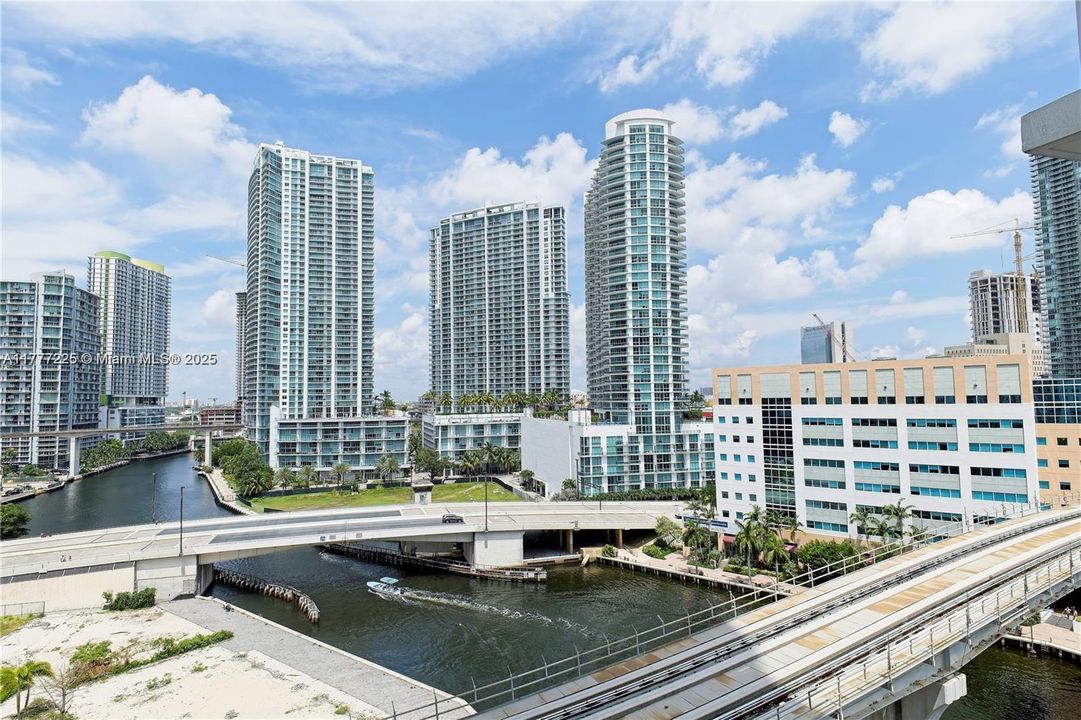 Недавно арендовано: $3,000 (1 спален, 1 ванн, 775 Квадратных фут)