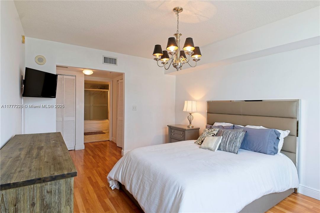 Недавно арендовано: $3,000 (1 спален, 1 ванн, 775 Квадратных фут)