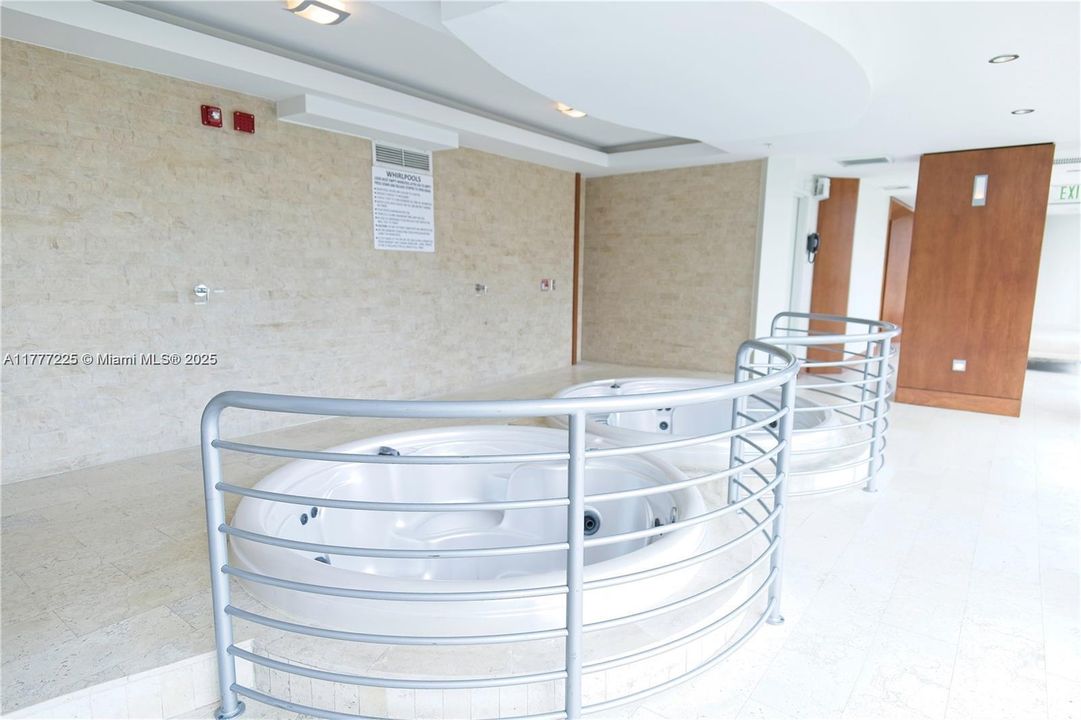 Недавно арендовано: $3,000 (1 спален, 1 ванн, 775 Квадратных фут)