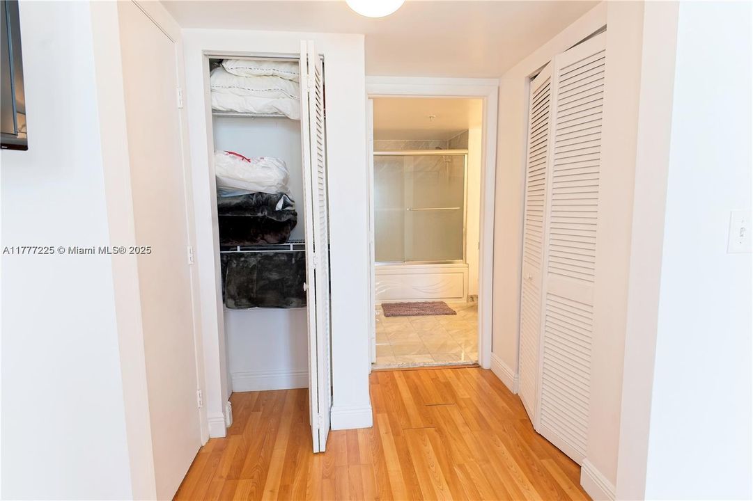 Недавно арендовано: $3,000 (1 спален, 1 ванн, 775 Квадратных фут)