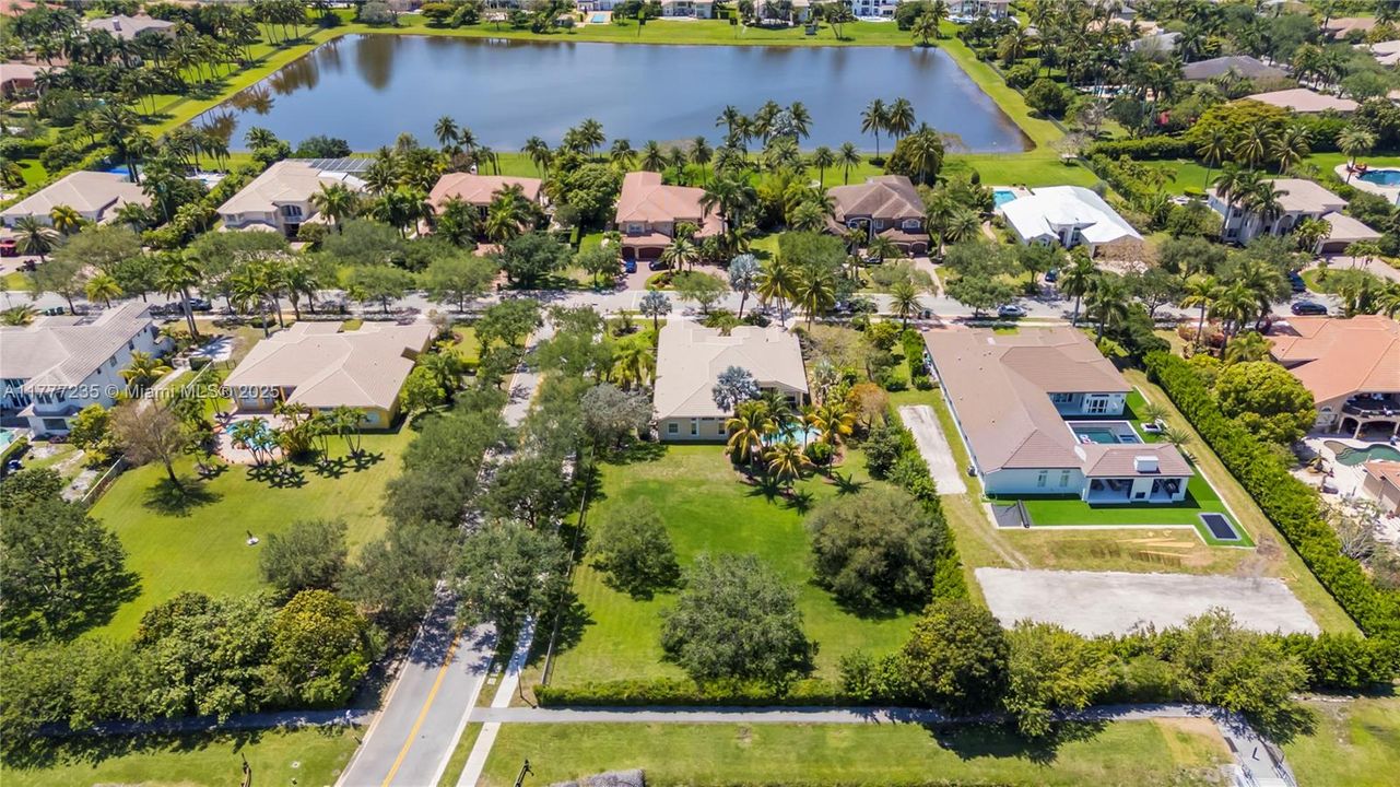 Recently Sold: $1,595,000 (5 beds, 3 baths, 3372 Square Feet)