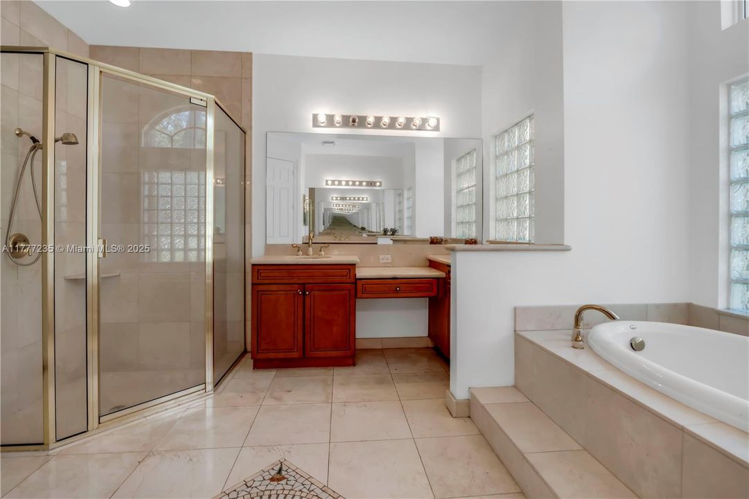 Recently Sold: $1,595,000 (5 beds, 3 baths, 3372 Square Feet)