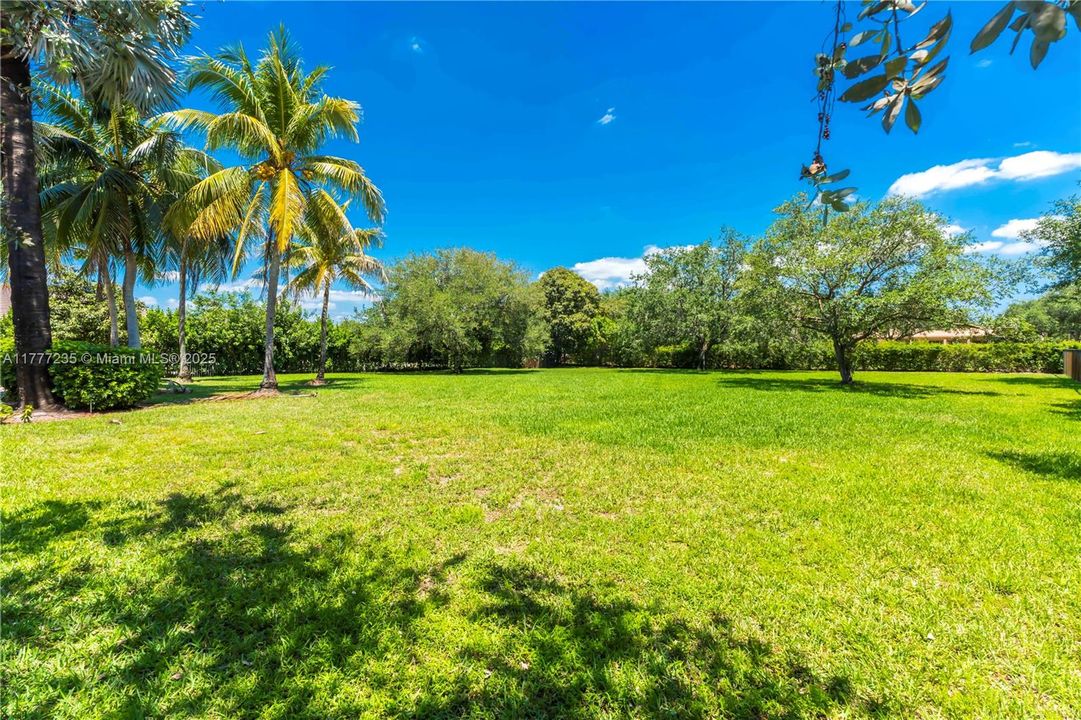 Recently Sold: $1,595,000 (5 beds, 3 baths, 3372 Square Feet)