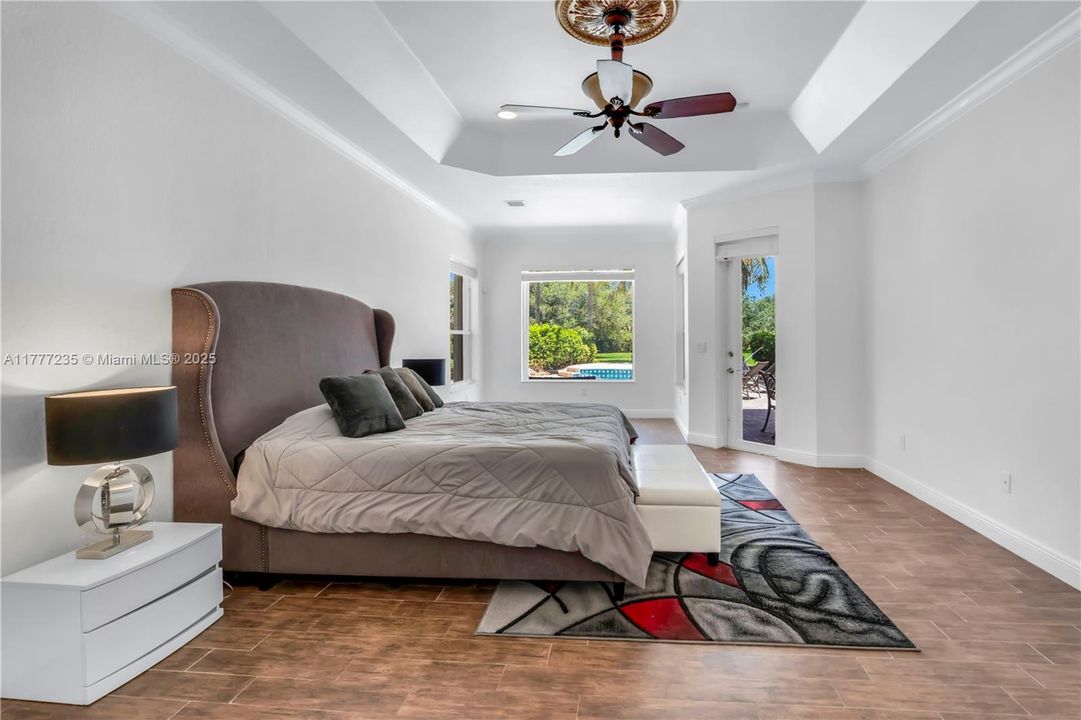 Recently Sold: $1,595,000 (5 beds, 3 baths, 3372 Square Feet)