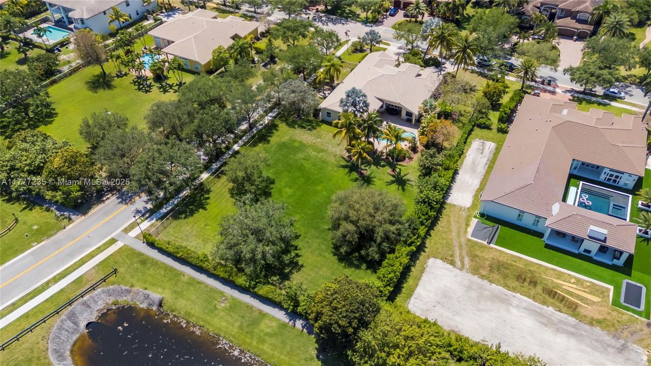 Recently Sold: $1,595,000 (5 beds, 3 baths, 3372 Square Feet)