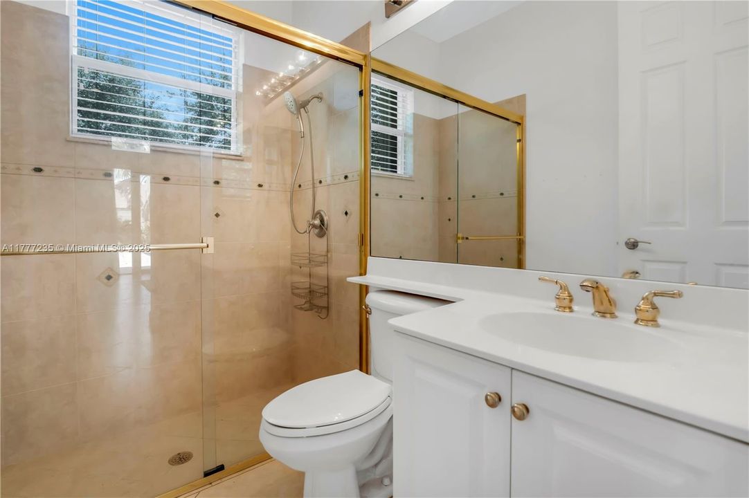 Recently Sold: $1,595,000 (5 beds, 3 baths, 3372 Square Feet)