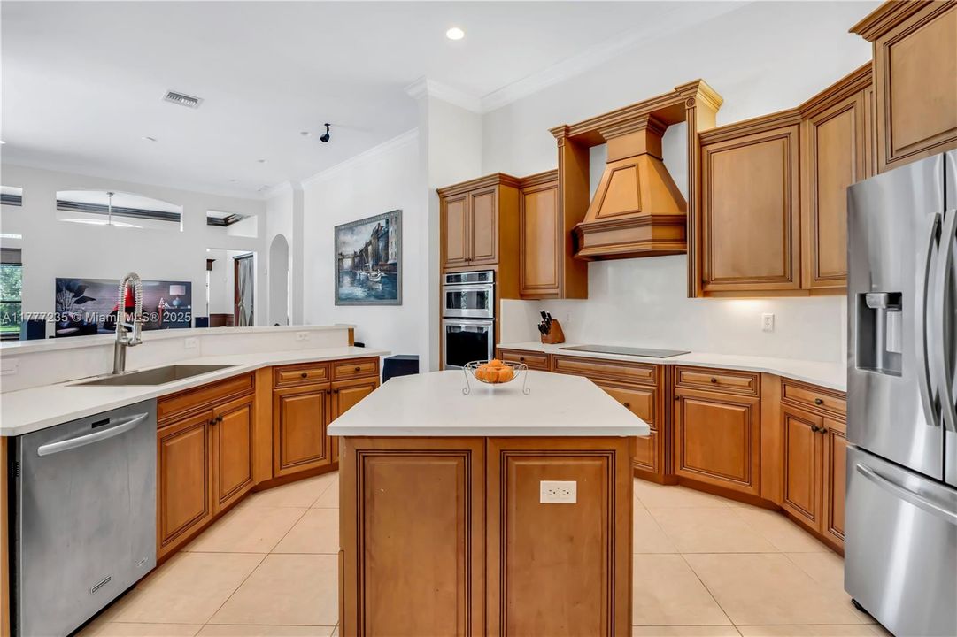 Recently Sold: $1,595,000 (5 beds, 3 baths, 3372 Square Feet)