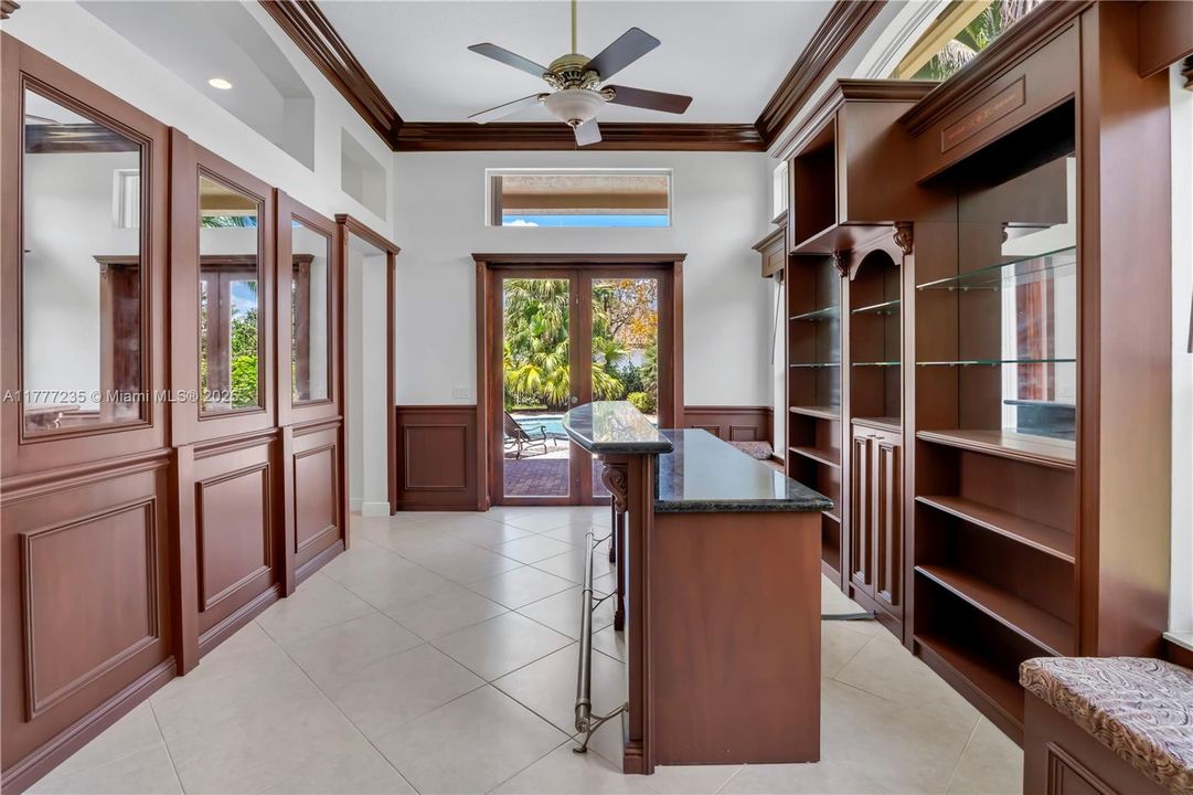 Recently Sold: $1,595,000 (5 beds, 3 baths, 3372 Square Feet)