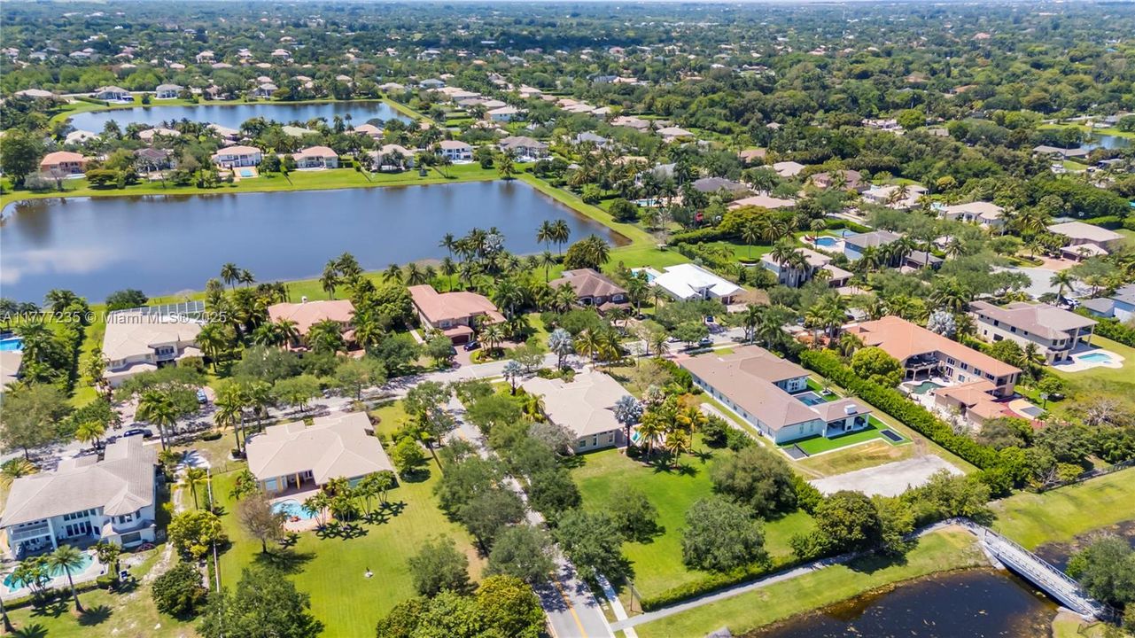 Recently Sold: $1,595,000 (5 beds, 3 baths, 3372 Square Feet)