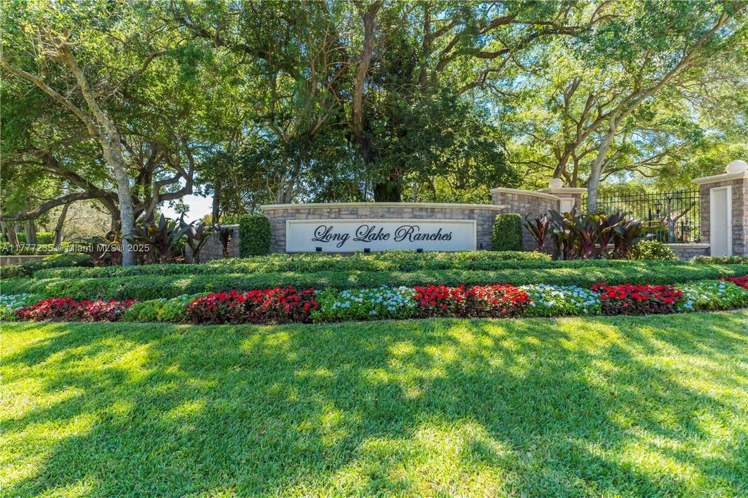 Recently Sold: $1,595,000 (5 beds, 3 baths, 3372 Square Feet)