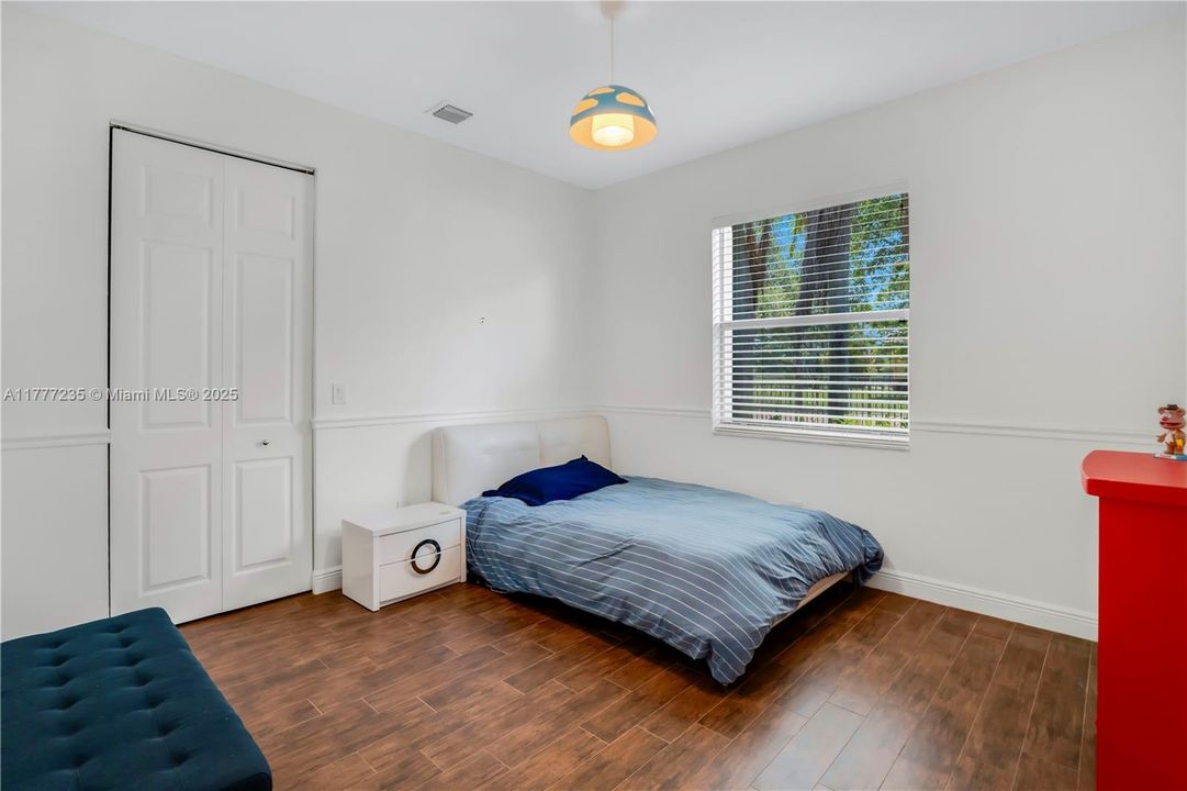 Recently Sold: $1,595,000 (5 beds, 3 baths, 3372 Square Feet)