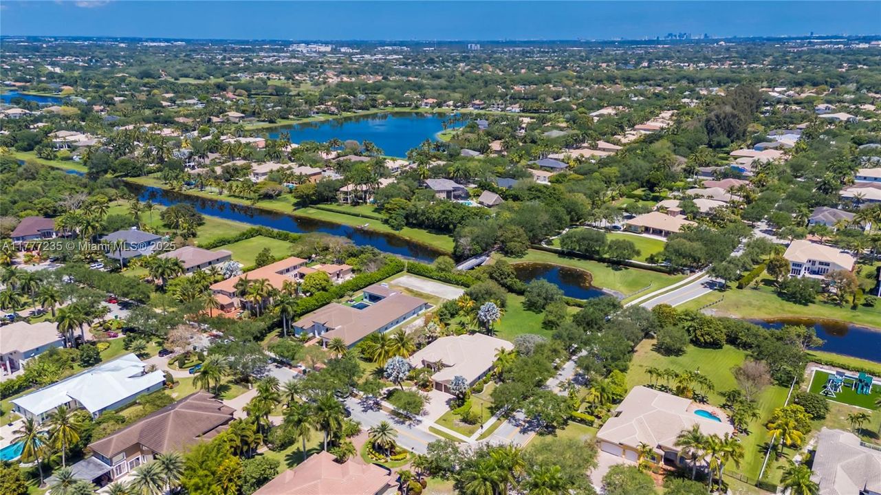 Recently Sold: $1,595,000 (5 beds, 3 baths, 3372 Square Feet)