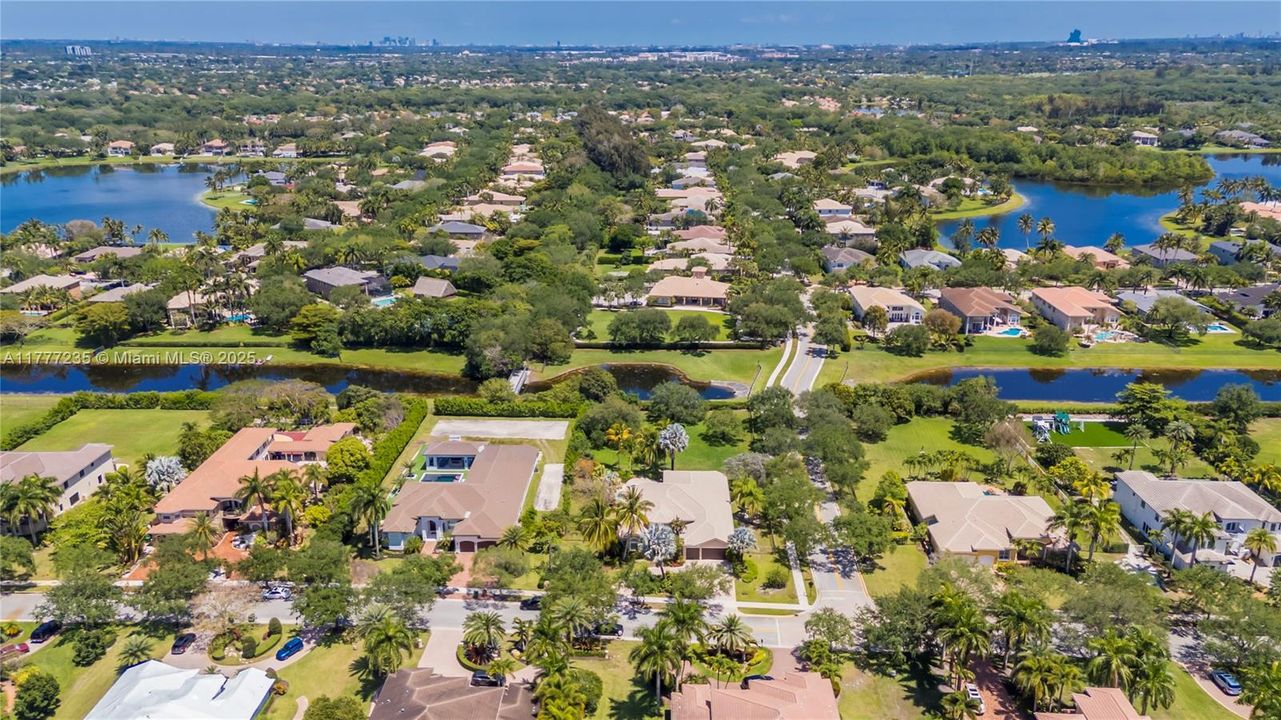 Recently Sold: $1,595,000 (5 beds, 3 baths, 3372 Square Feet)