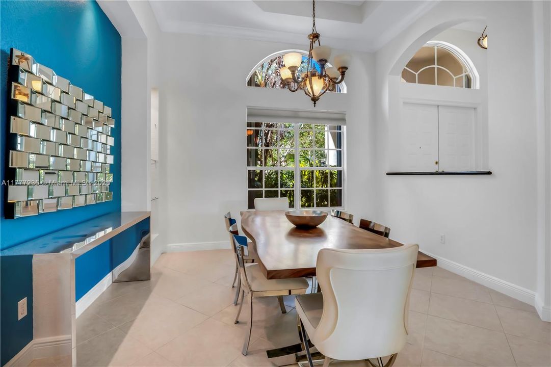 Recently Sold: $1,595,000 (5 beds, 3 baths, 3372 Square Feet)