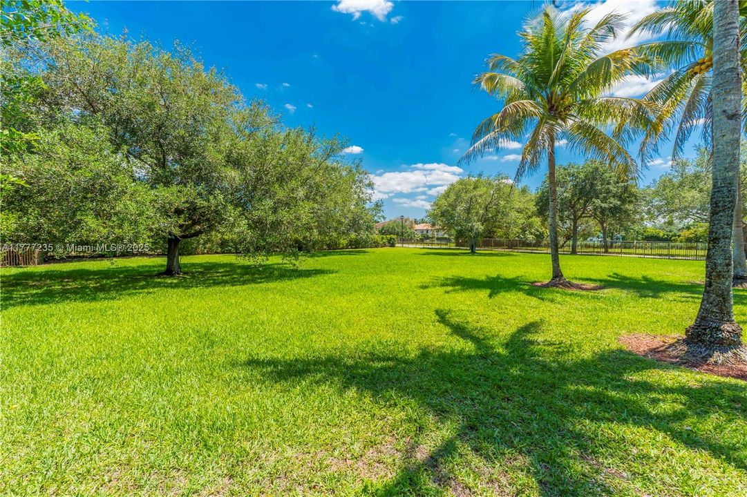 Recently Sold: $1,595,000 (5 beds, 3 baths, 3372 Square Feet)