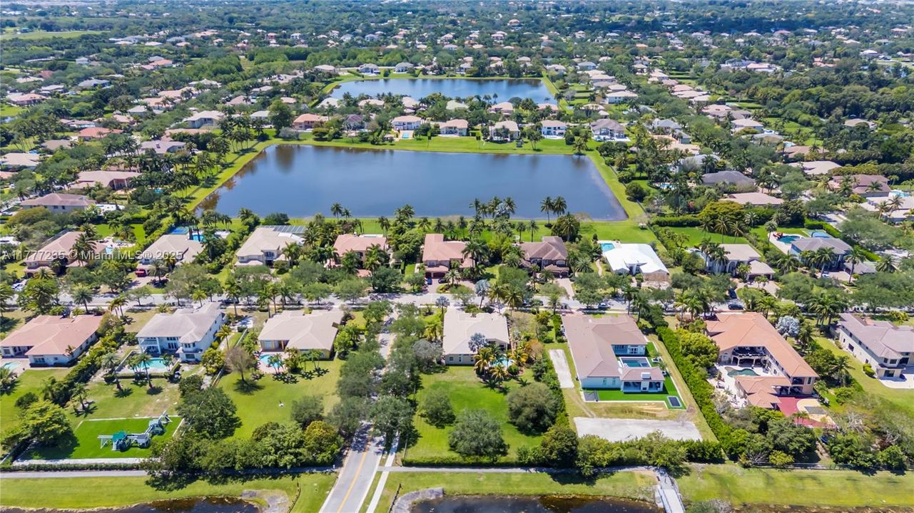 Recently Sold: $1,595,000 (5 beds, 3 baths, 3372 Square Feet)
