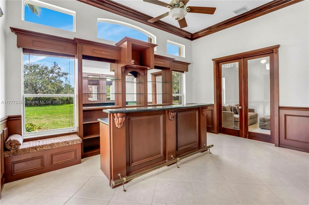 Recently Sold: $1,595,000 (5 beds, 3 baths, 3372 Square Feet)