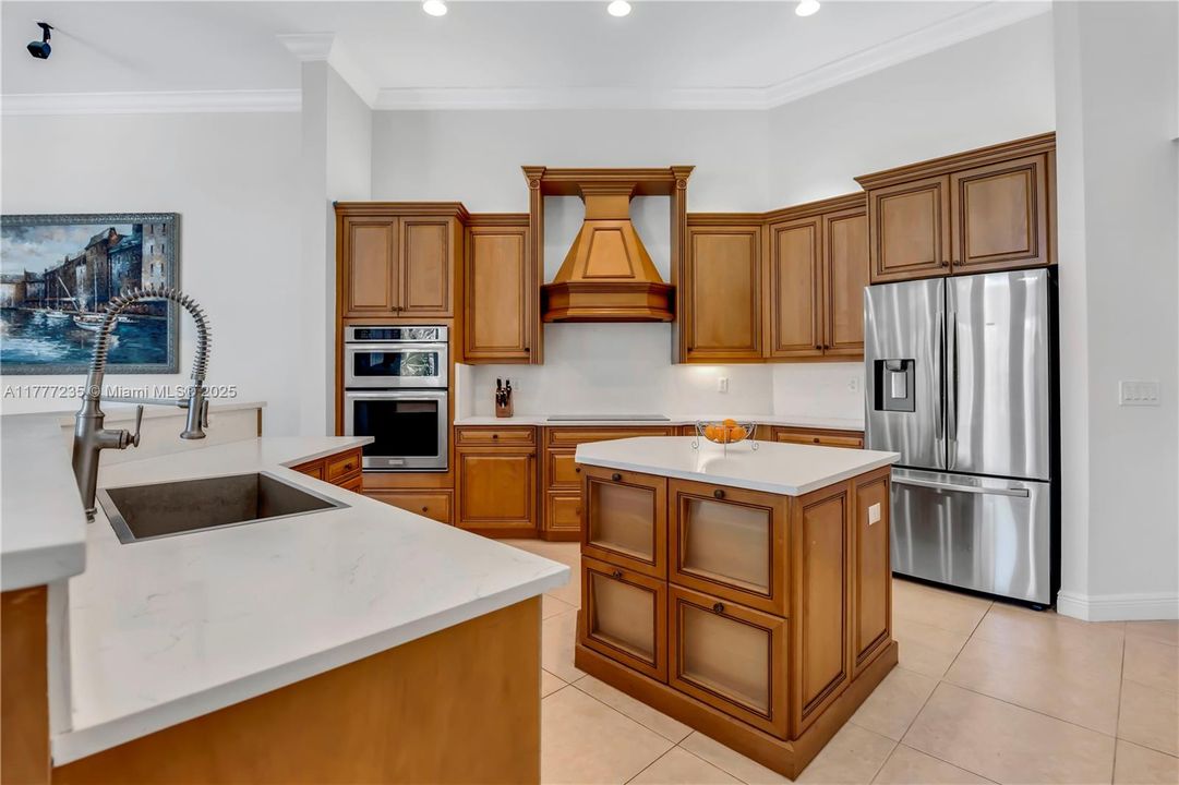 Recently Sold: $1,595,000 (5 beds, 3 baths, 3372 Square Feet)