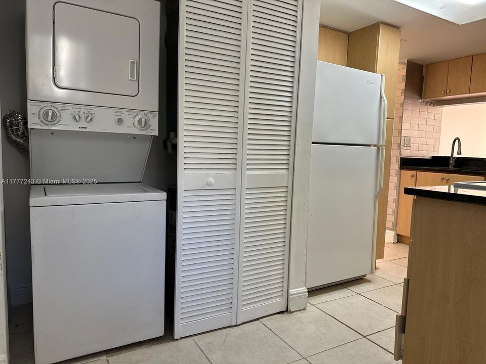 Recently Rented: $1,900 (2 beds, 2 baths, 1020 Square Feet)