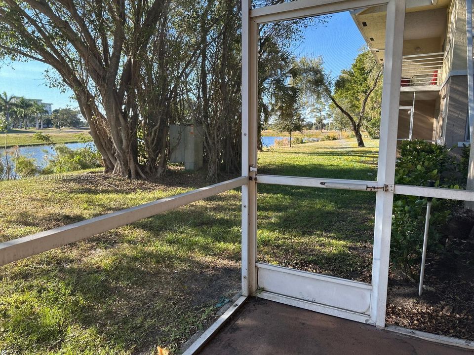 Recently Rented: $1,900 (2 beds, 2 baths, 1020 Square Feet)