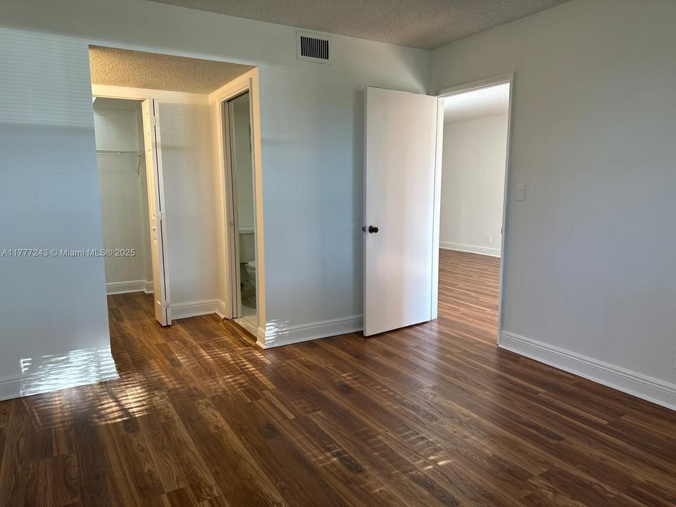 Recently Rented: $1,900 (2 beds, 2 baths, 1020 Square Feet)