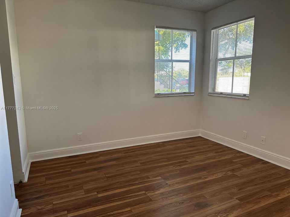 Recently Rented: $1,900 (2 beds, 2 baths, 1020 Square Feet)