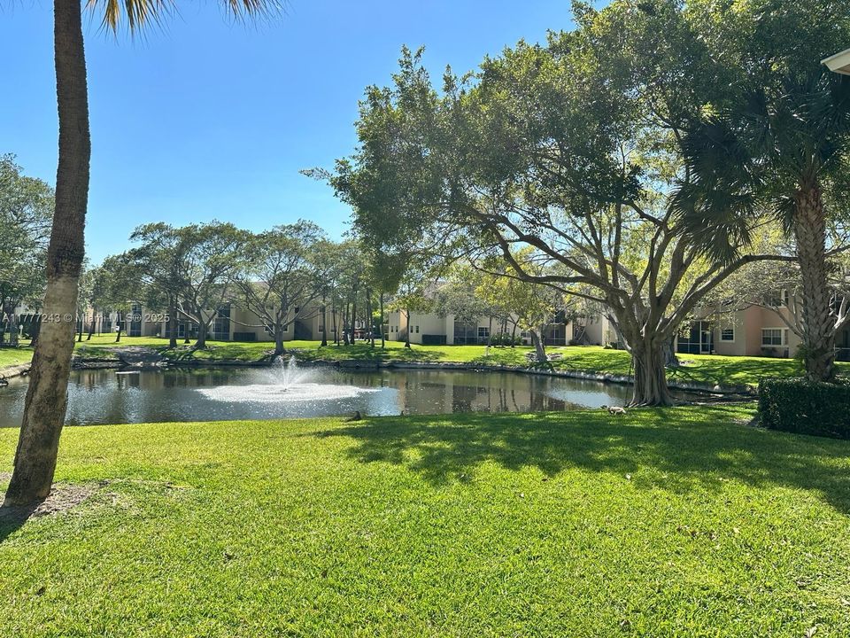 Recently Rented: $1,900 (2 beds, 2 baths, 1020 Square Feet)