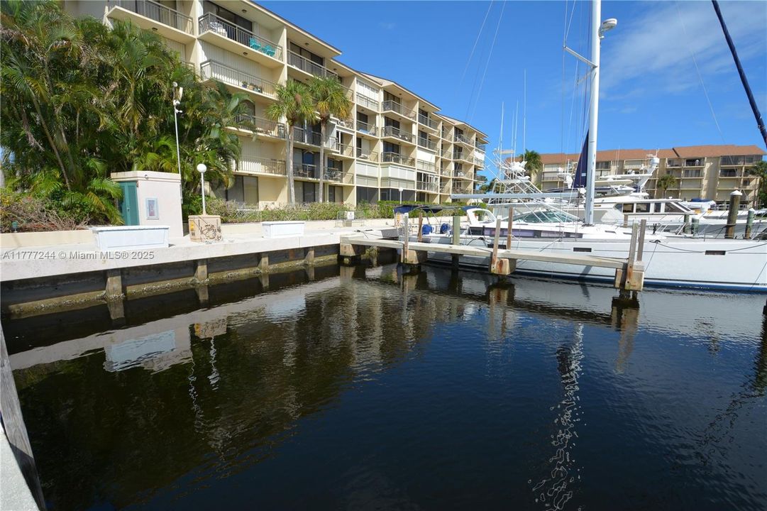 最近售出: $650,000 (没有数据)