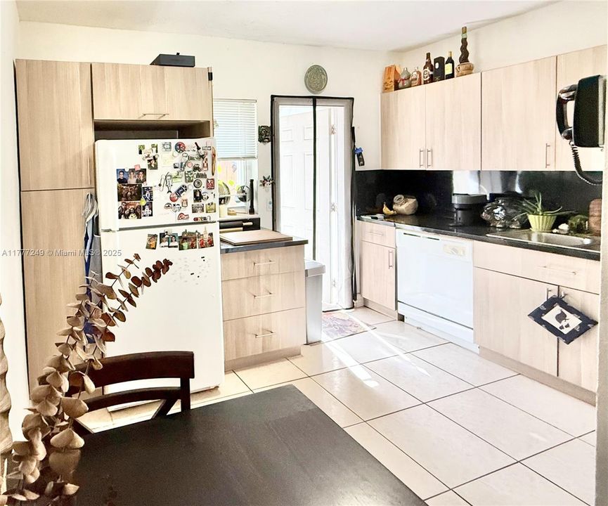 Recientemente alquilado: $1,995 (2 camas, 1 baños, 861 Pies cuadrados)