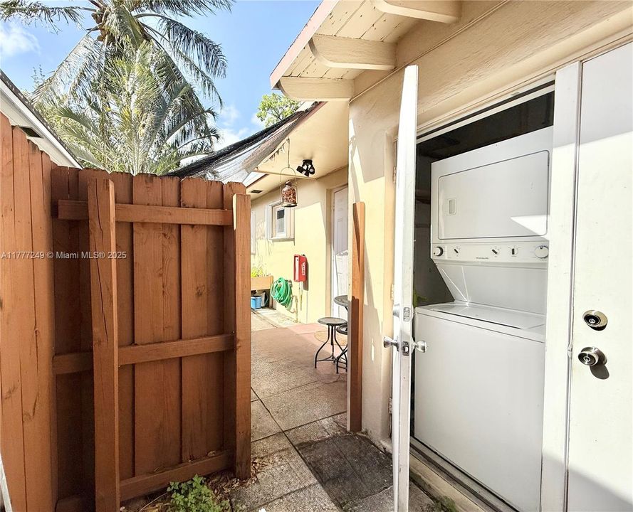 Recientemente alquilado: $1,995 (2 camas, 1 baños, 861 Pies cuadrados)