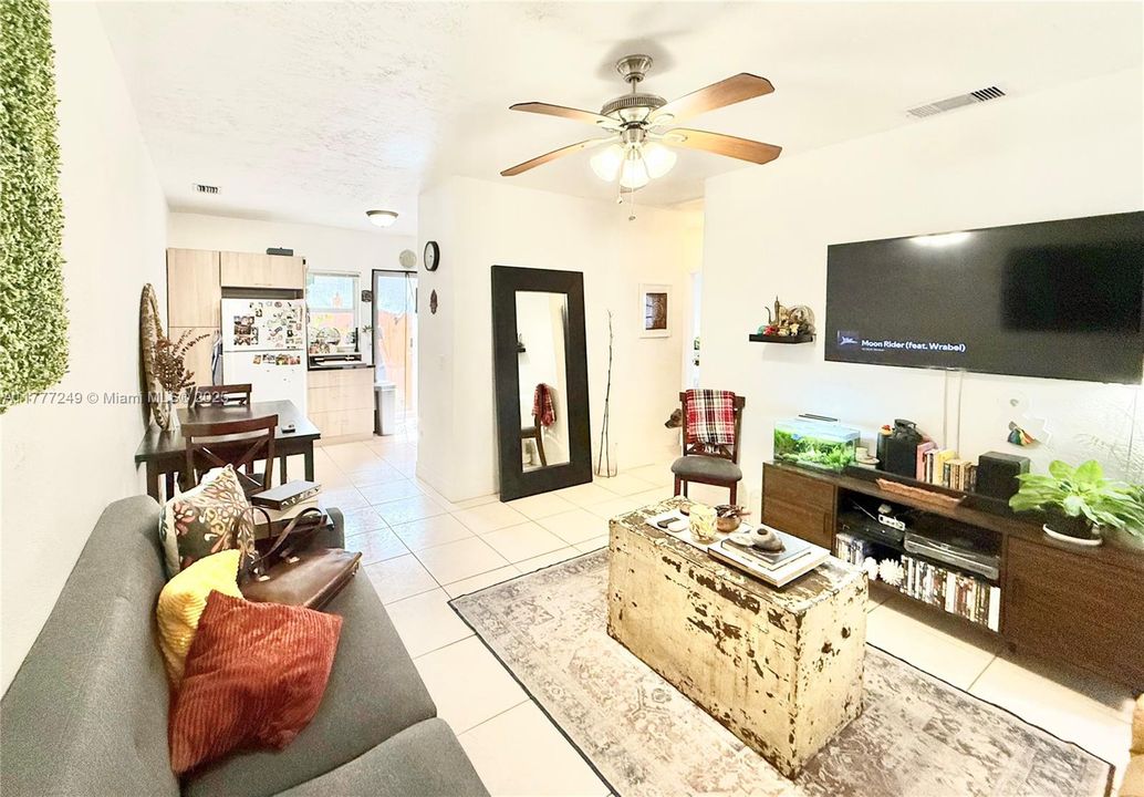 Recientemente alquilado: $1,995 (2 camas, 1 baños, 861 Pies cuadrados)