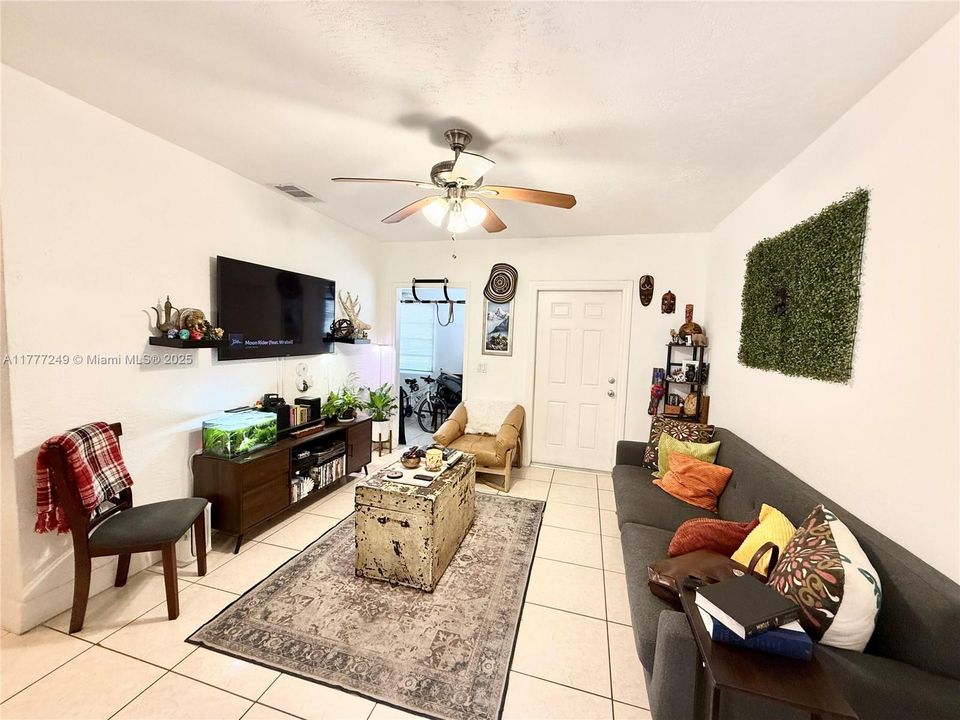 Recientemente alquilado: $1,995 (2 camas, 1 baños, 861 Pies cuadrados)