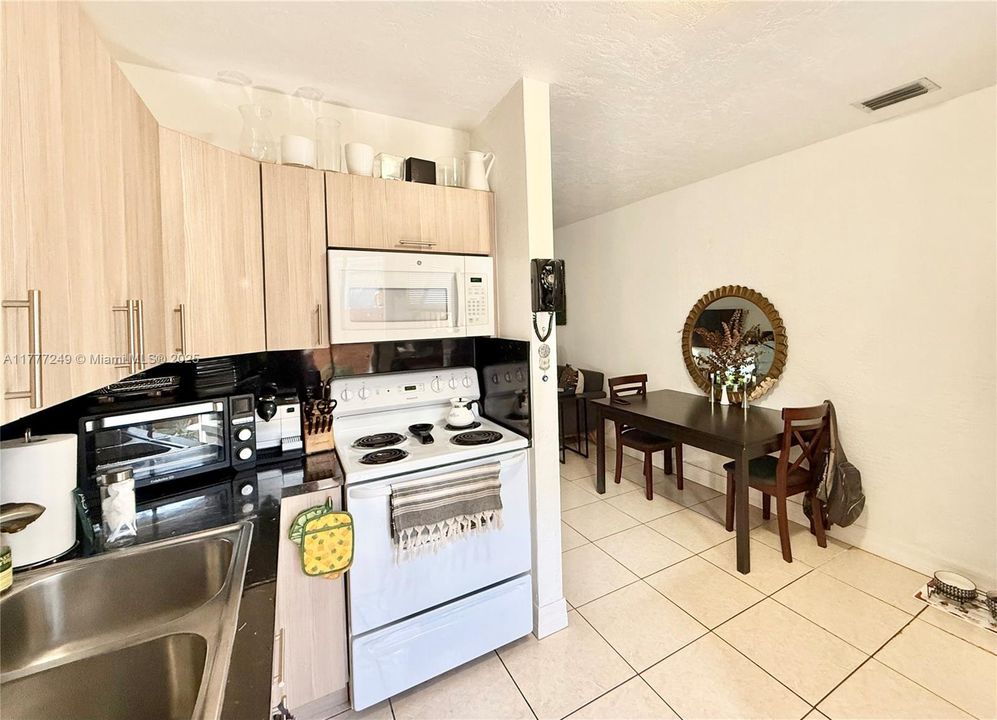 Recientemente alquilado: $1,995 (2 camas, 1 baños, 861 Pies cuadrados)