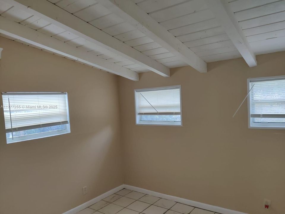 Recently Rented: $2,500 (3 beds, 2 baths, 1104 Square Feet)