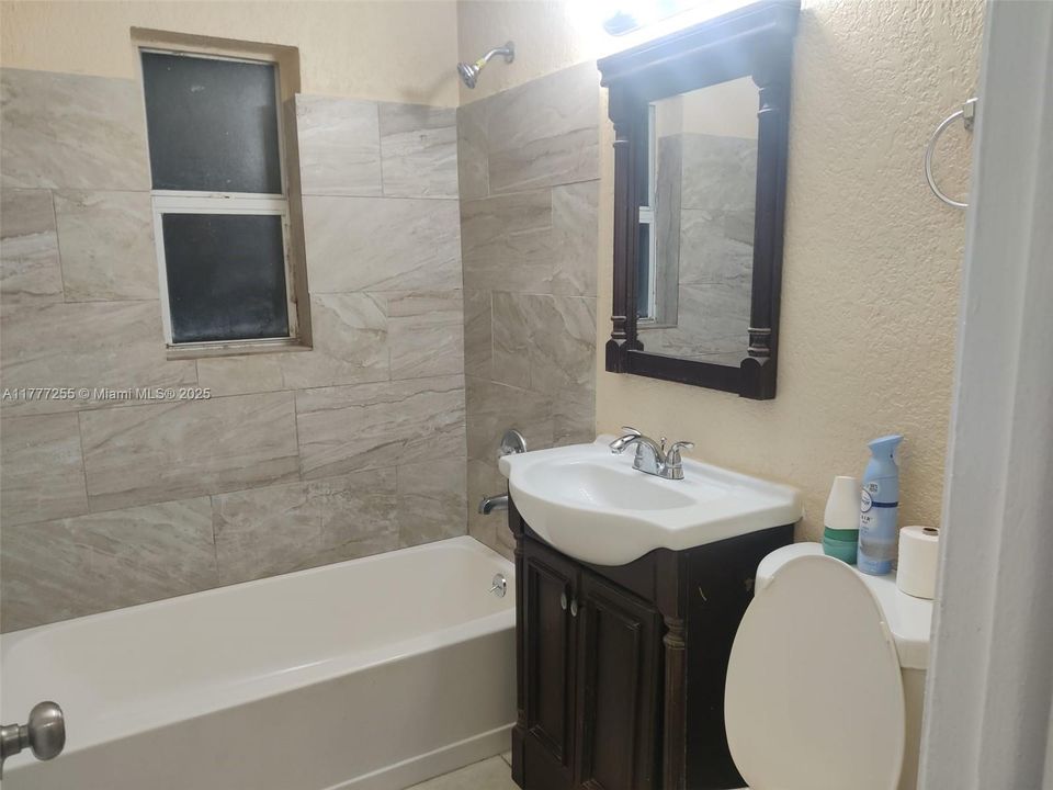 Recently Rented: $2,500 (3 beds, 2 baths, 1104 Square Feet)