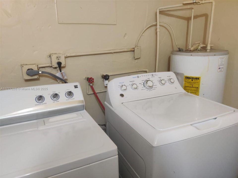 Recently Rented: $2,500 (3 beds, 2 baths, 1104 Square Feet)