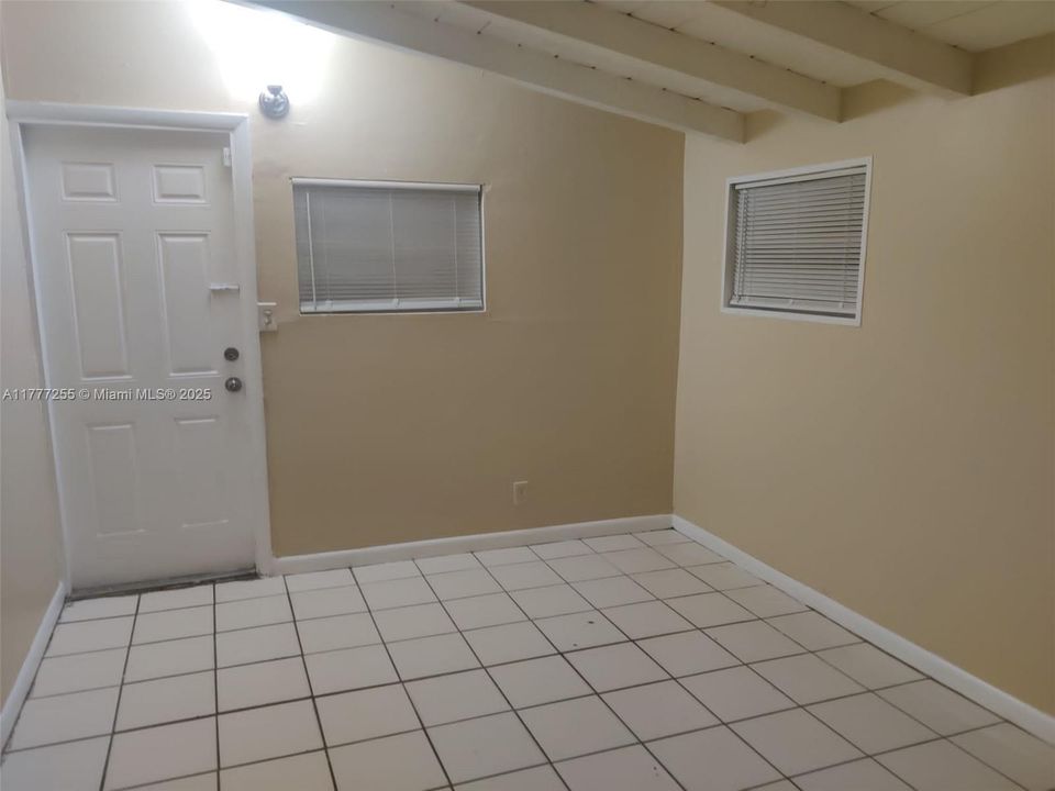 Recently Rented: $2,500 (3 beds, 2 baths, 1104 Square Feet)