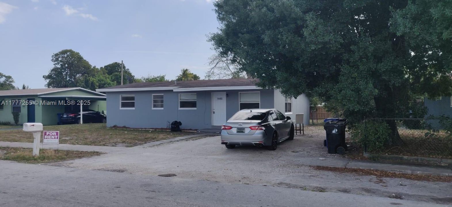 Recently Rented: $2,500 (3 beds, 2 baths, 1104 Square Feet)