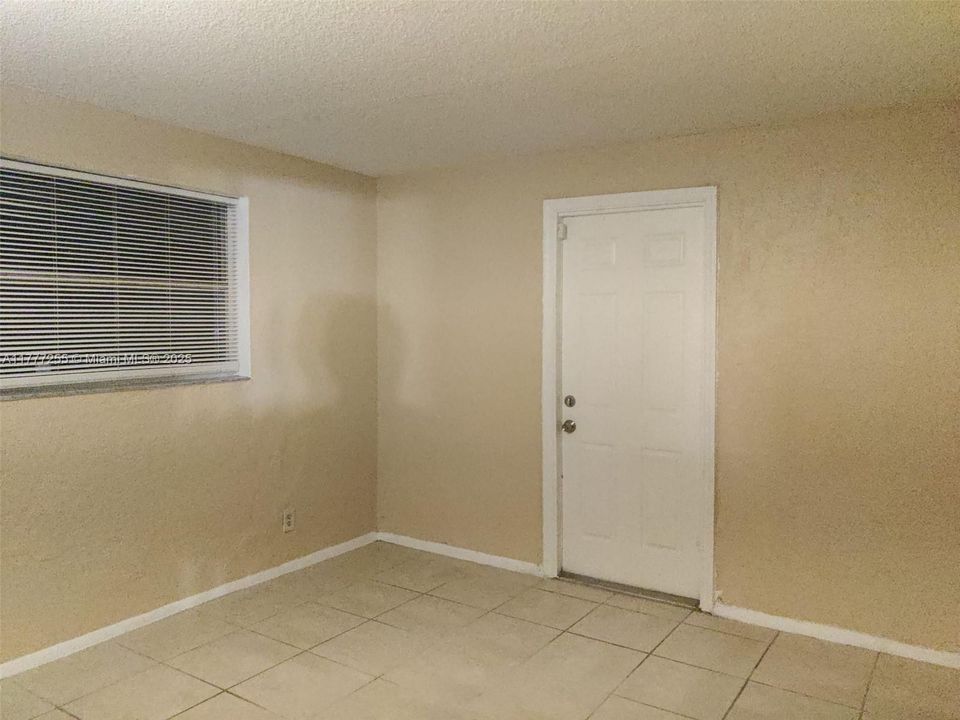 Recently Rented: $2,500 (3 beds, 2 baths, 1104 Square Feet)