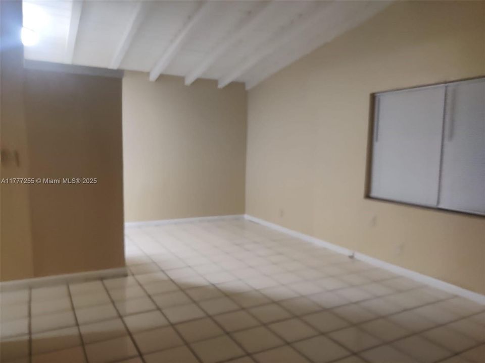 Recently Rented: $2,500 (3 beds, 2 baths, 1104 Square Feet)