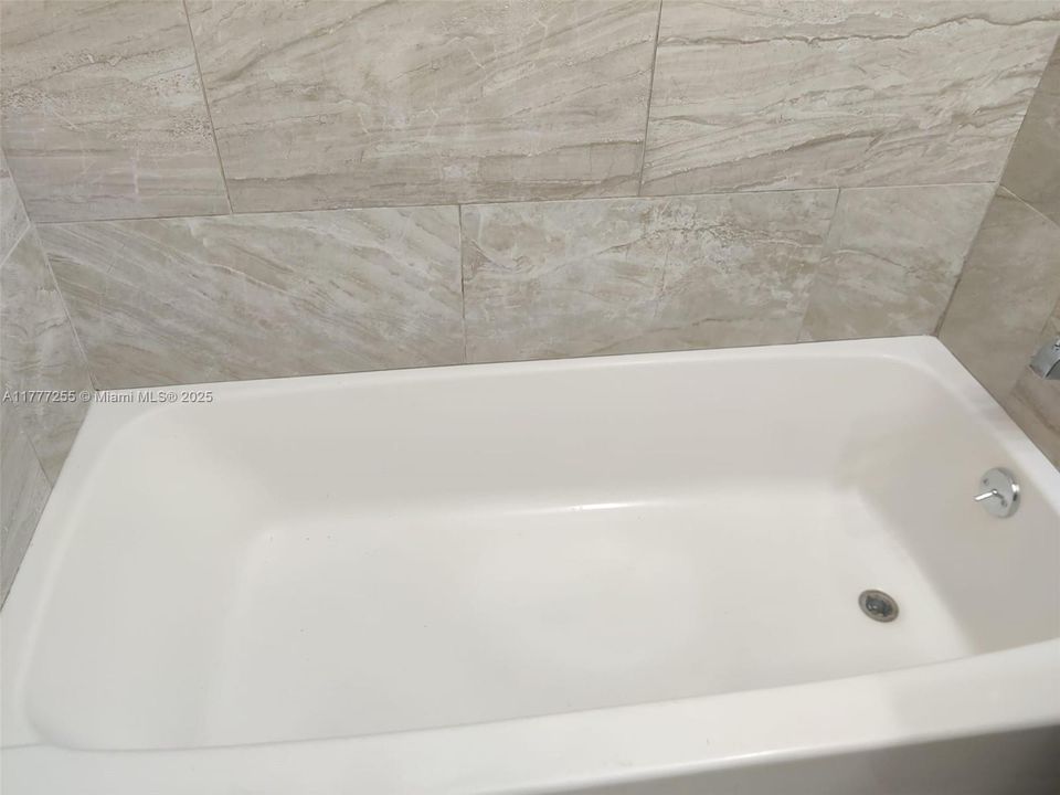 Recently Rented: $2,500 (3 beds, 2 baths, 1104 Square Feet)