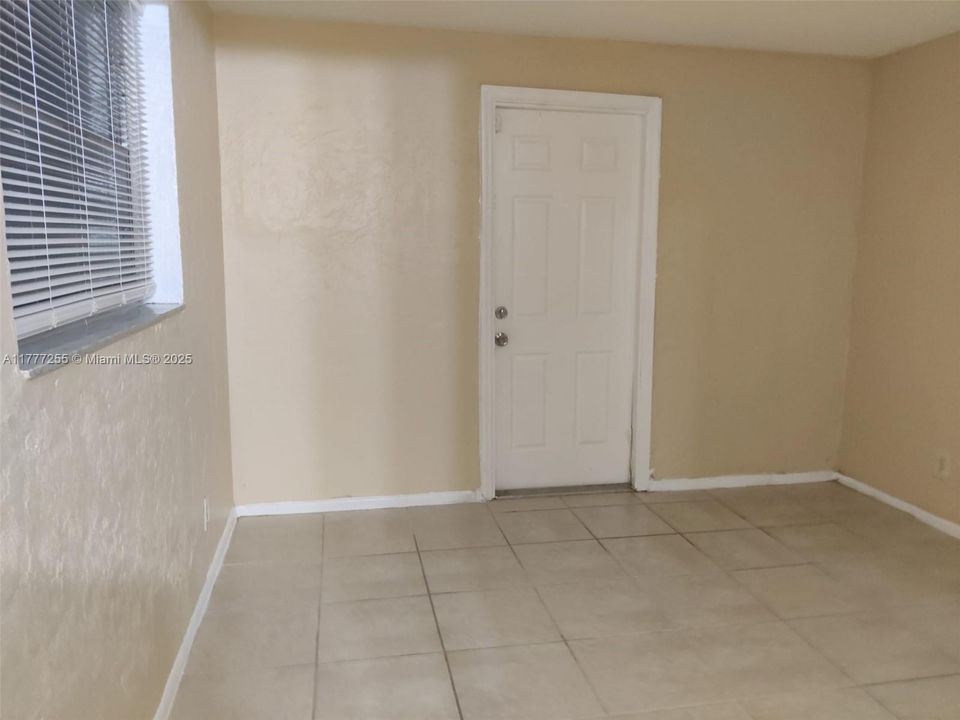 Recently Rented: $2,500 (3 beds, 2 baths, 1104 Square Feet)