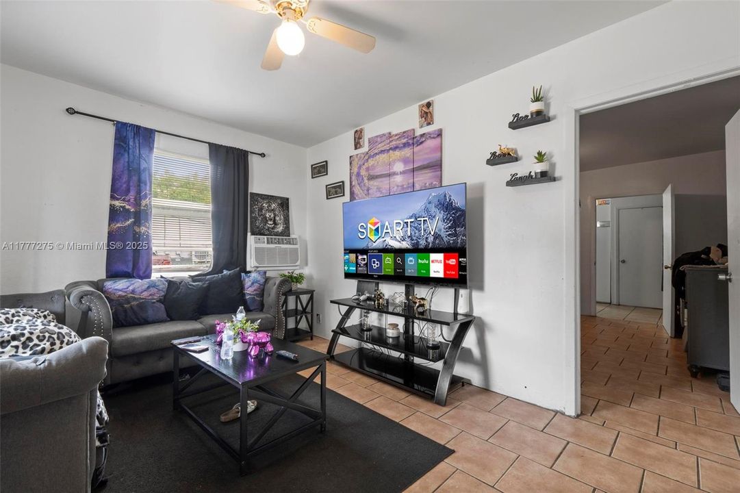 Vendido Recientemente: $675,000 (0 camas, 0 baños, 2700 Pies cuadrados)