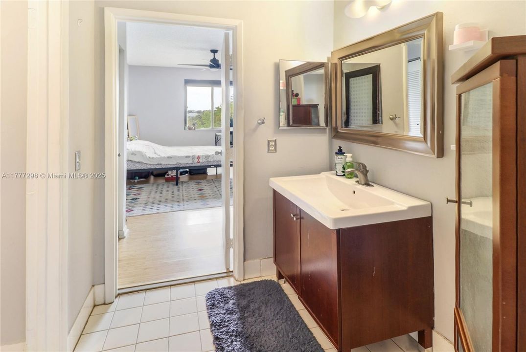 Недавно продано: $268,000 (2 спален, 2 ванн, 1183 Квадратных фут)