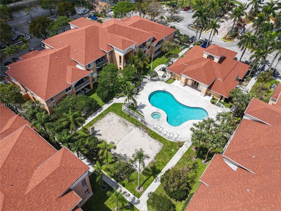 Недавно продано: $268,000 (2 спален, 2 ванн, 1183 Квадратных фут)