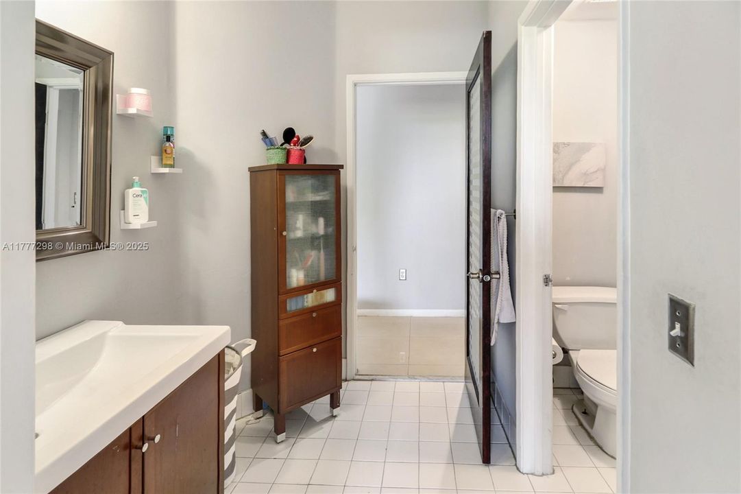 Недавно продано: $268,000 (2 спален, 2 ванн, 1183 Квадратных фут)