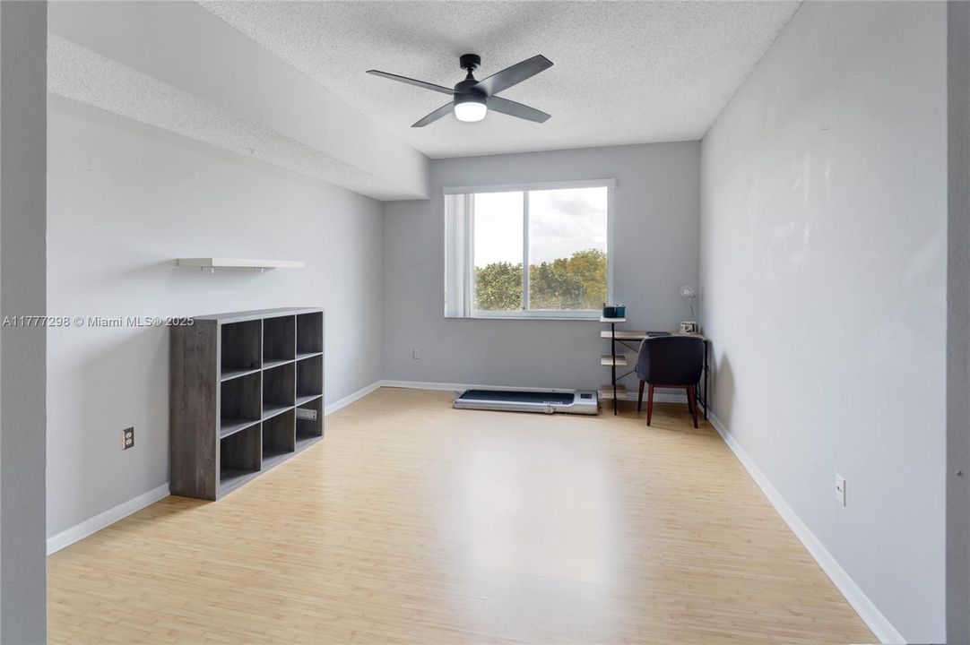 Недавно продано: $268,000 (2 спален, 2 ванн, 1183 Квадратных фут)