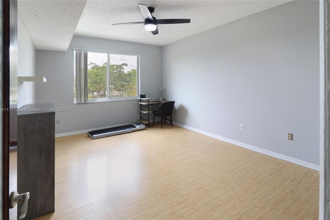 Недавно продано: $268,000 (2 спален, 2 ванн, 1183 Квадратных фут)