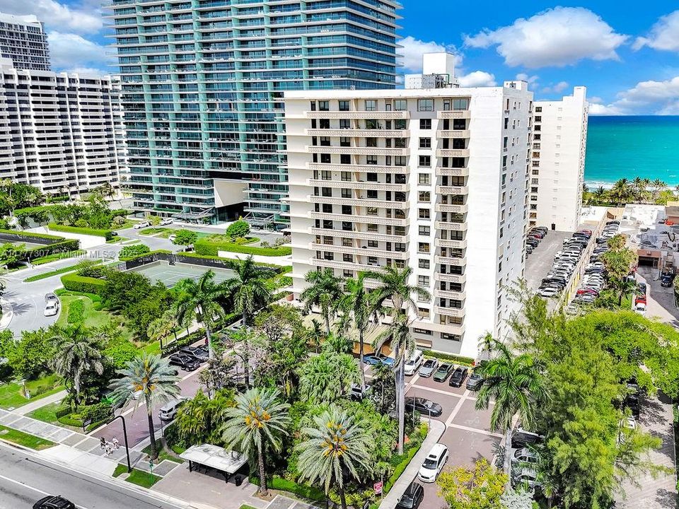 最近售出: $469,000 (1 贝兹, 1 浴室, 1015 平方英尺)