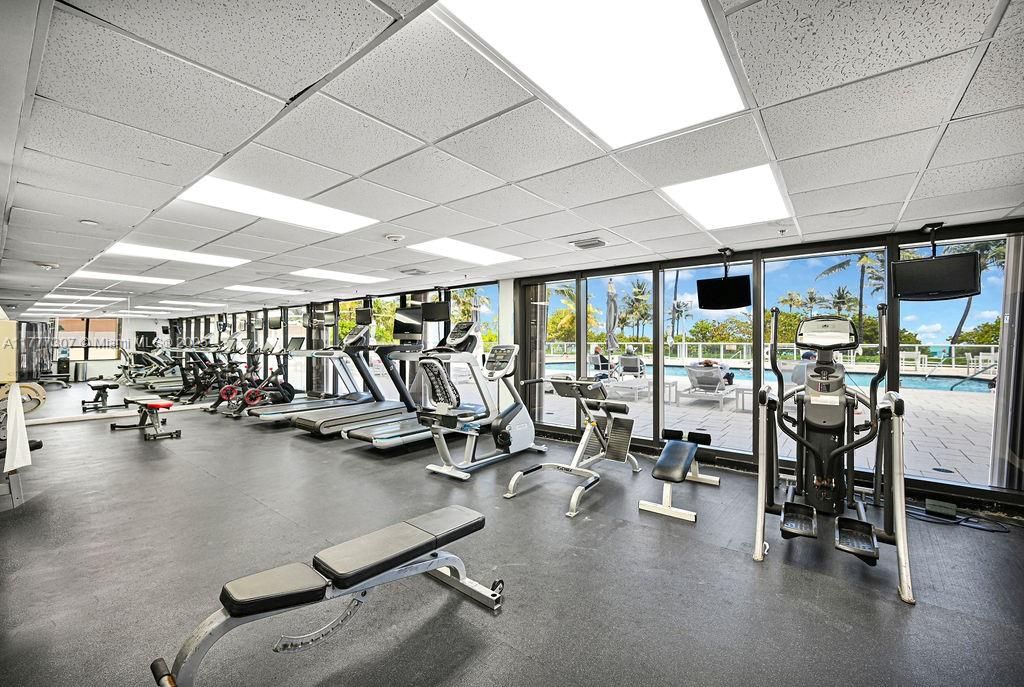 最近售出: $469,000 (1 贝兹, 1 浴室, 1015 平方英尺)